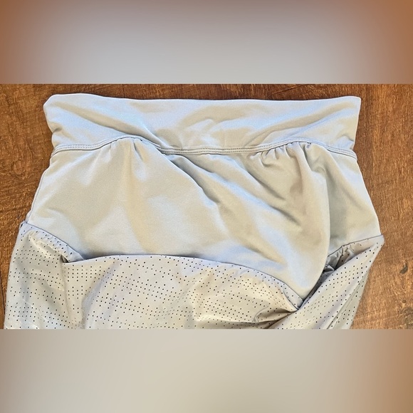 Athleta Womens Activewear tank with built in bra Sz small - Picture 10 of 11